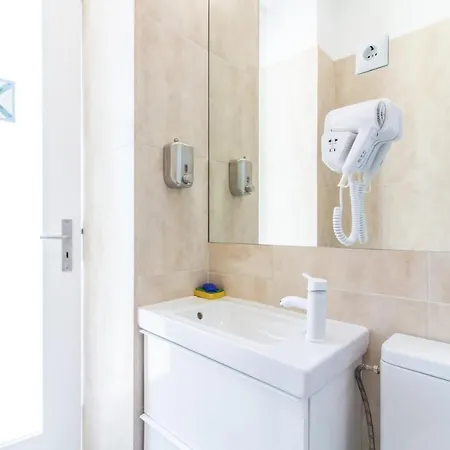 Апартаменты Liberdade - 7 Bedroom Лиссабон